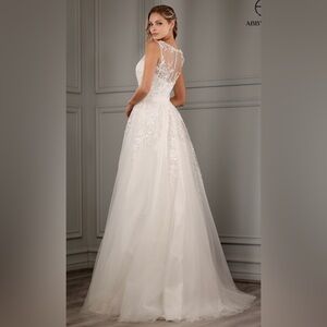 🚨 BRIDAL BLOWOUT NWT Ivory Wedding Dress embroidered lace A Line skirt SZ:8